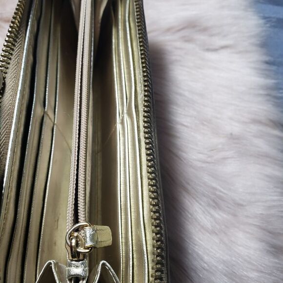 100% authentic Micheal Kors jet set wallet - Picture 6 of 7